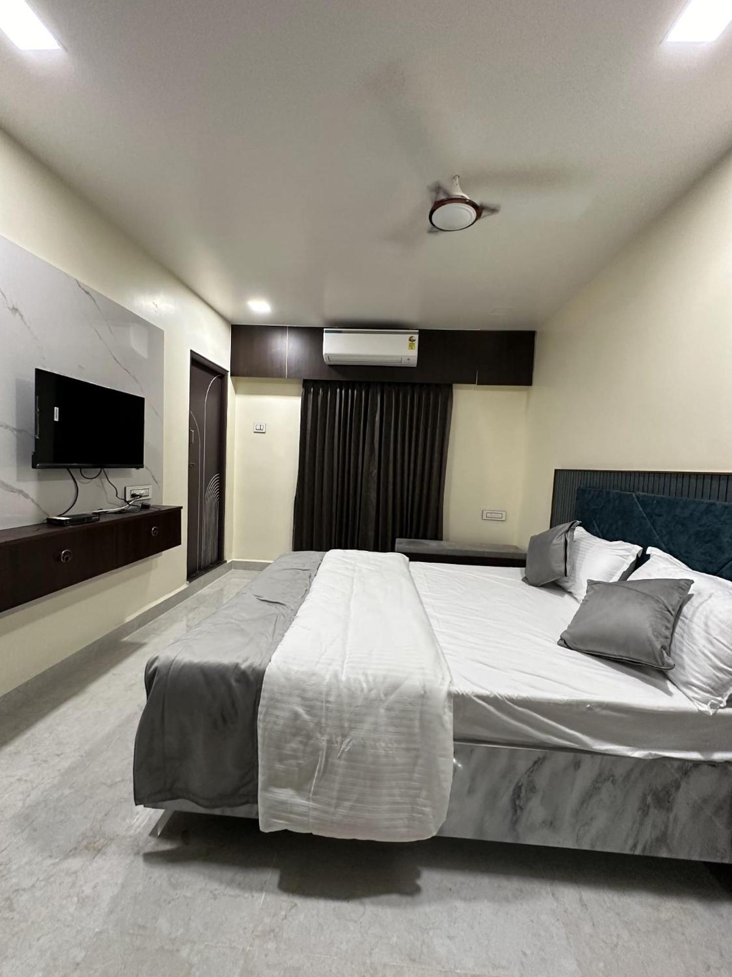 Jai Raja'S Tower Hotel Karaikkudi Luaran gambar