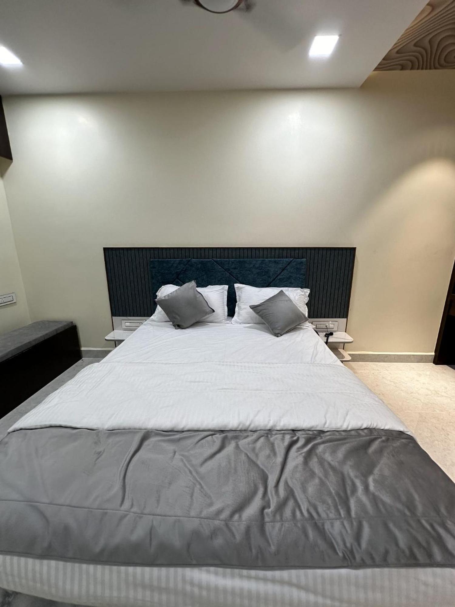 Jai Raja'S Tower Hotel Karaikkudi Luaran gambar