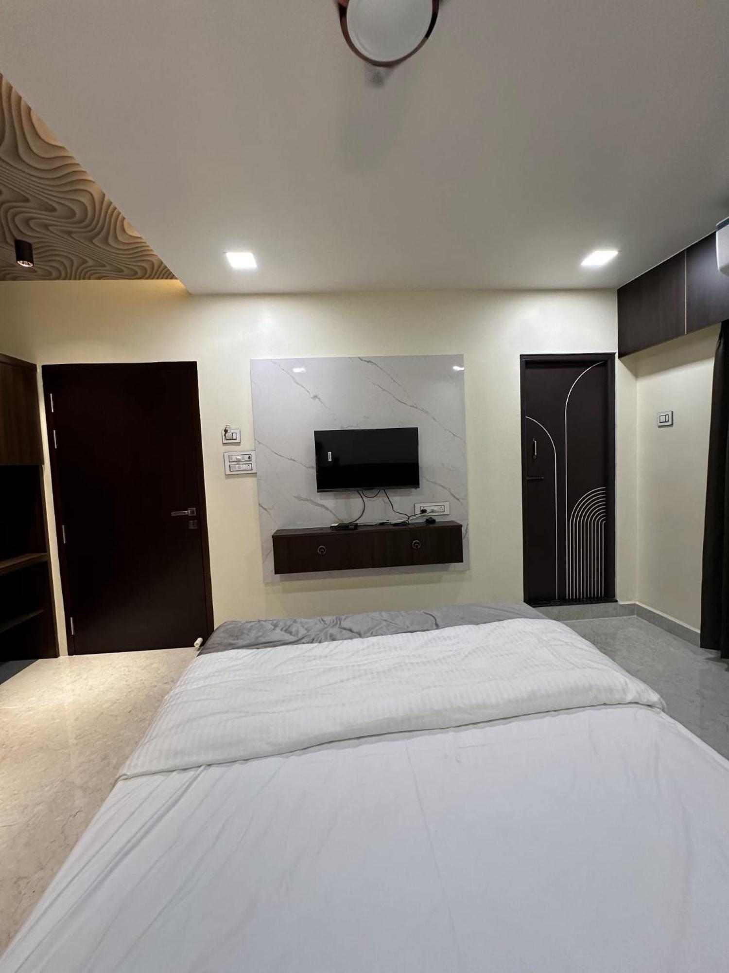 Jai Raja'S Tower Hotel Karaikkudi Luaran gambar