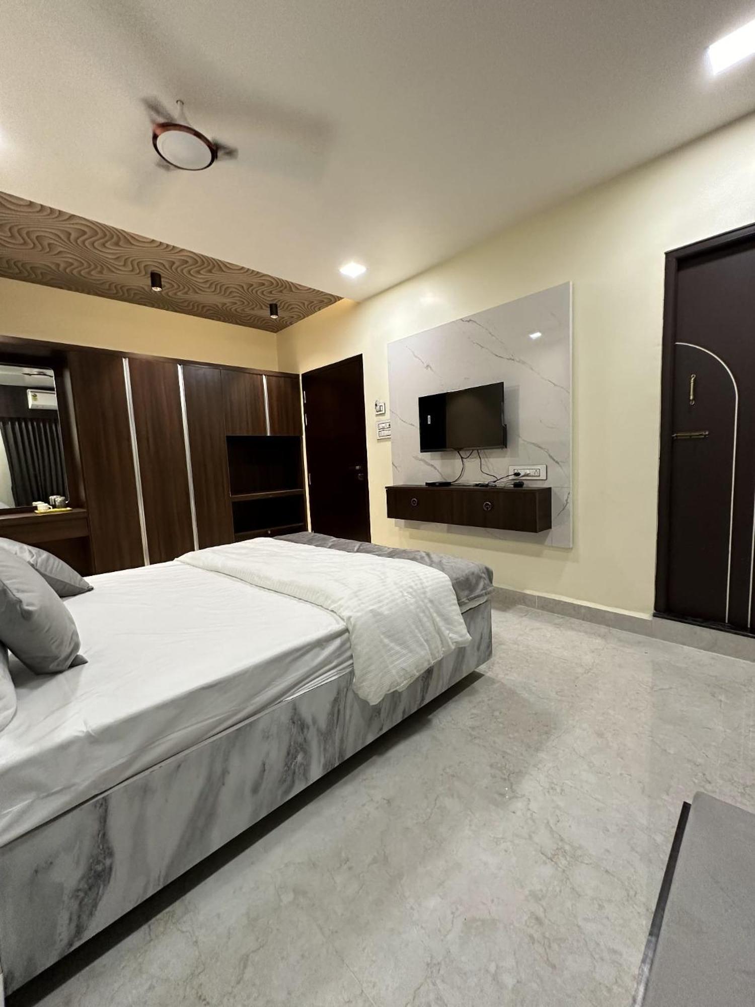 Jai Raja'S Tower Hotel Karaikkudi Luaran gambar